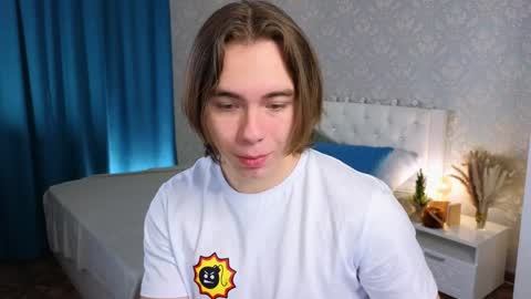 Snapshot of myshkek chatting on 01.22.25 Mickey online show from 01.22.25