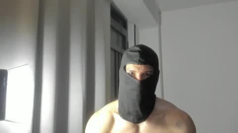 Snapshot of mysterious_muscles chatting on 07.03.26 mysterious_muscles online show from 07.03.26