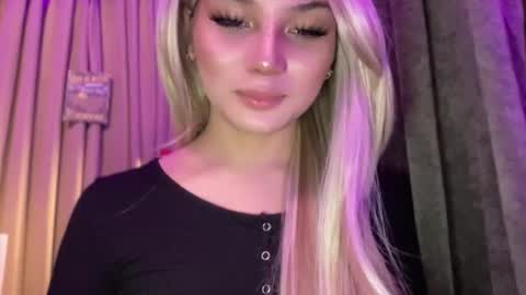 UR GIRL NEXTDOOR online show from 05.02.26