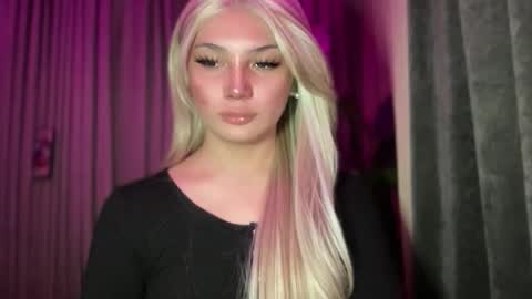UR GIRL NEXTDOOR online show from 05.07.26
