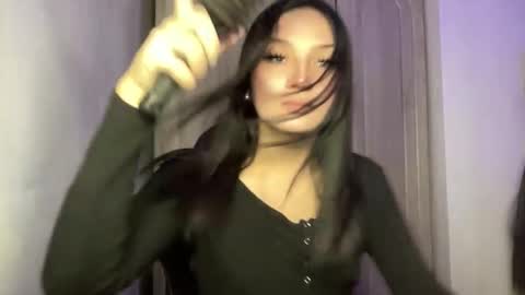 UR GIRL NEXTDOOR online show from 05.19.26