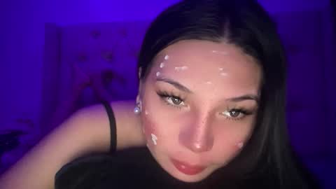 UR GIRL NEXTDOOR online show from 05.21.26