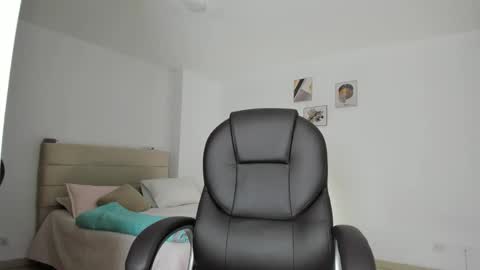 Elena online show from 10.28.25