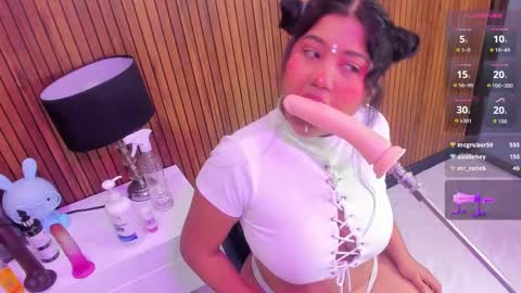 Snapshot of mysticlatina chatting on 10.03.25 mysti online show from 10.03.25