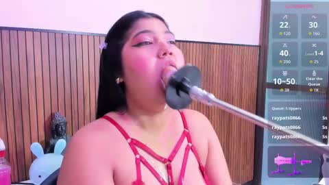 Snapshot of mysticlatina chatting on 10.22.25 mysti online show from 10.22.25