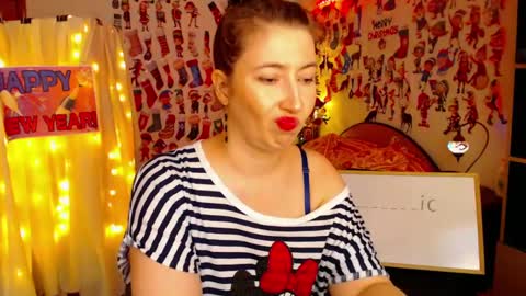 Snapshot of mystydew chatting on 01.28.25 MystyDew online show from 01.28.25