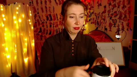 Snapshot of mystydew chatting on 02.01.25 MystyDew online show from 02.01.25