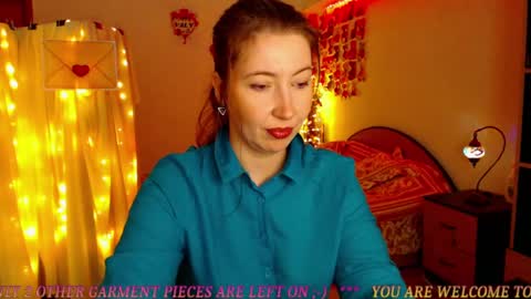 Snapshot of mystydew chatting on 02.08.25 MystyDew online show from 02.08.25