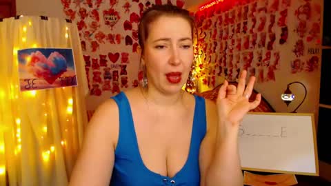 Snapshot of mystydew chatting on 03.08.25 MystyDew online show from 03.08.25