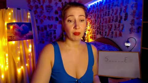 Snapshot of mystydew chatting on 03.08.25 MystyDew online show from 03.08.25