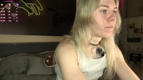 Snapshot of myviolet_rush chatting on 02.08.26 Olivia or just olive online show from 02.08.26