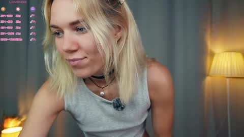 Snapshot of myviolet_rush chatting on 05.28.26 Olivia or just olive online show from 05.28.26