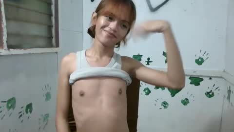 Snapshot of n1raa chatting on 11.29.25 nira online show from 11.29.25