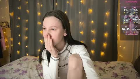 Vanessa and Julia  online show from 02.10.25