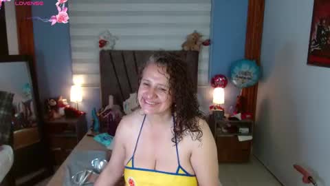 Snapshot of nadia_84 chatting on 06.18.26 nadia_84 online show from 06.18.26