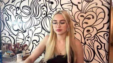 Snapshot of nadiaknake chatting on 02.25.26 Katrin online show from 02.25.26