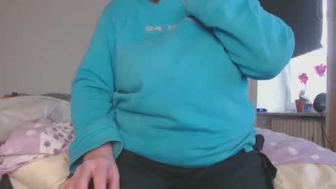 Snapshot of nadine321 chatting on 12.25.24 Nadine online show from 12.25.24