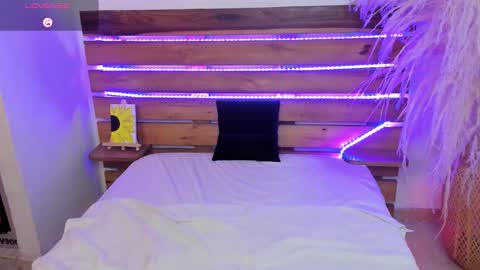 Snapshot of nadine_russo chatting on 02.14.26 Nadine online show from 02.14.26