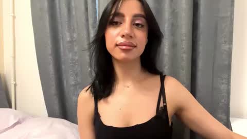 Snapshot of nadinevanni chatting on 06.13.26 Leya online show from 06.13.26