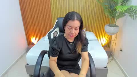 N A H I A online show from 03.04.25