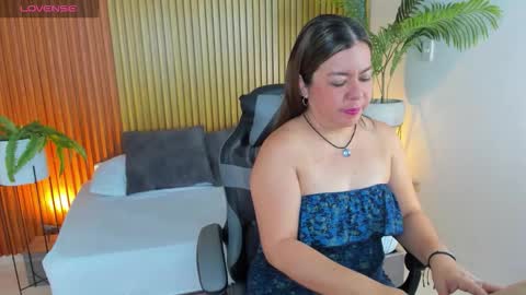 N A H I A online show from 02.10.26