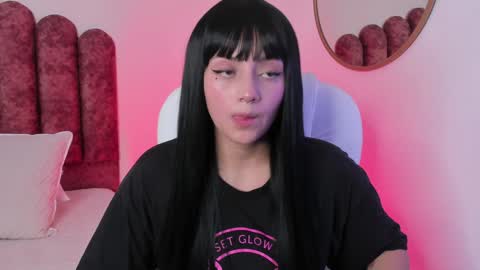 Nahia INDEPENDENT MODEL P online show from 12.05.24