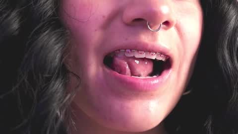 Nahia INDEPENDENT MODEL P online show from 03.12.25