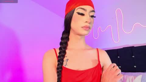 NahiaVictoria  online show from 04.01.26