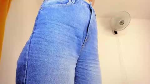 Snapshot of nahomi2021 chatting on 02.17.25 independent model online show from 02.17.25