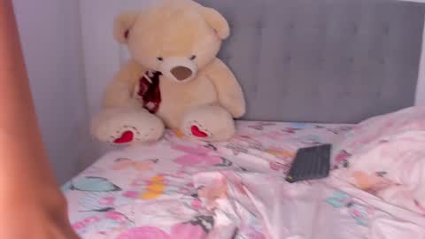 Snapshot of nahomi_miller_ chatting on 01.24.25 Laura online show from 01.24.25