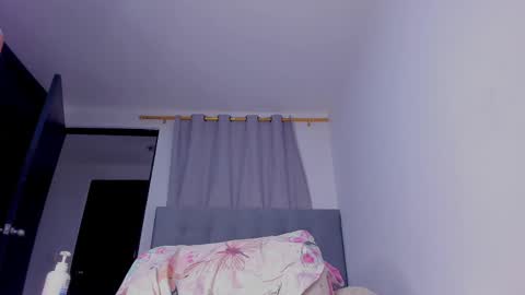 Snapshot of nahomi_miller_ chatting on 03.08.25 Laura online show from 03.08.25