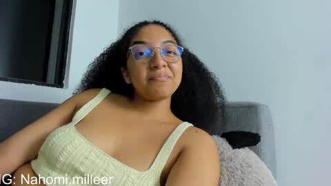 Snapshot of nahomi_miller_ chatting on 12.17.25 Laura online show from 12.17.25