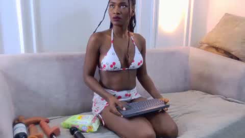 Snapshot of nahomi_williams_ chatting on 07.15.26 Nahomi online show from 07.15.26