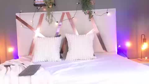  VICTORIA  online show from 09.12.25