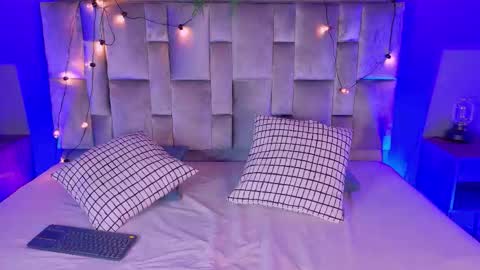  VICTORIA  online show from 10.25.25