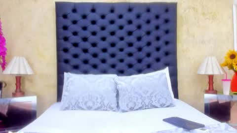 Nahomi  online show from 02.17.26