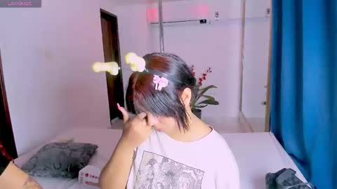 Nahomy online show from 09.15.25