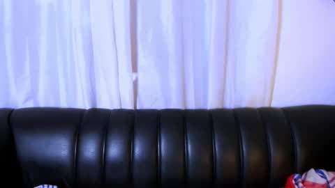 Nahomy online show from 12.19.25