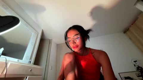 Nahomy  online show from 01.15.26