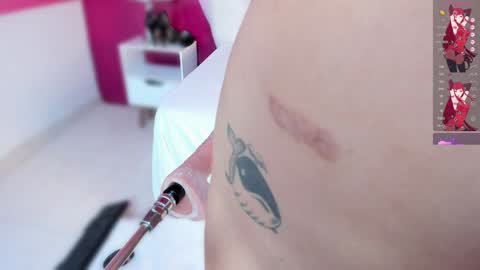 Nahomy Roberts online show from 02.08.25