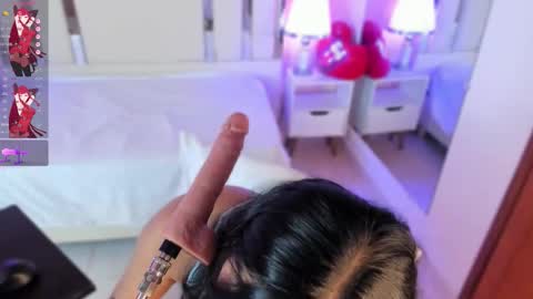 Nahomy Roberts online show from 10.06.25