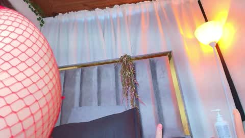 Naia x online show from 02.04.26