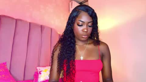 Snapshot of naiagils chatting on 01.08.26 Naia online show from 01.08.26