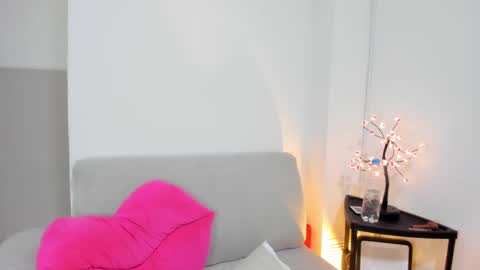 Naia online show from 01.21.25