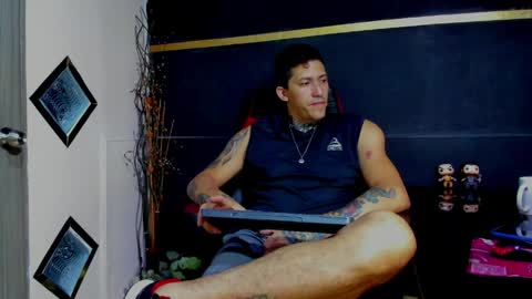 naider_1 online show from 04.05.26