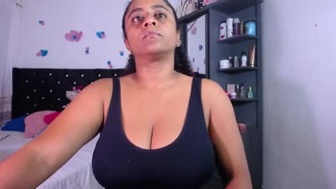 Snapshot of nairovi_cherry chatting on 05.27.26 Nairovy online show from 05.27.26