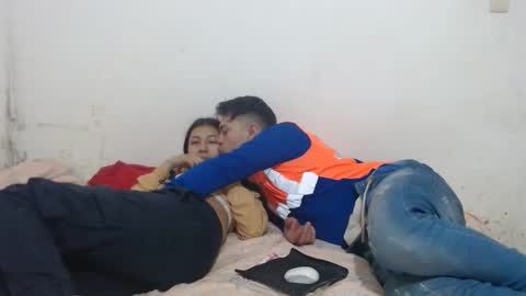 naisha and axel2 online show from 09.27.25