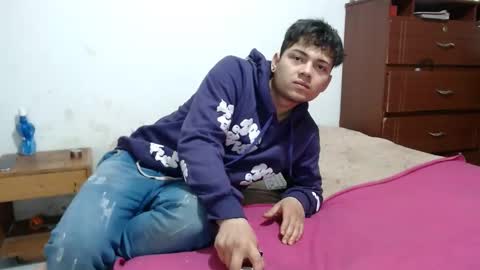 naisha and axel2 online show from 10.30.25