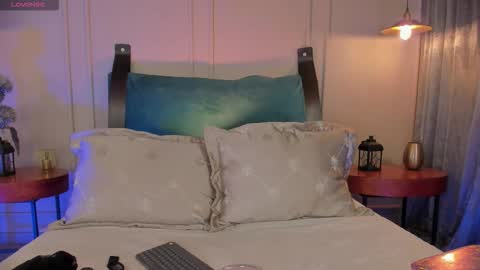 Snapshot of naishaford_1 chatting on 10.11.25 Naisha Ford online show from 10.11.25