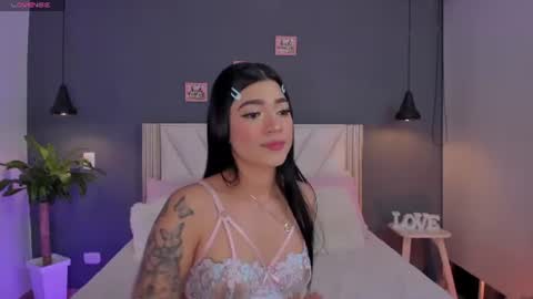 Snapshot of naishaford_1 chatting on 06.19.26 Naisha Ford online show from 06.19.26